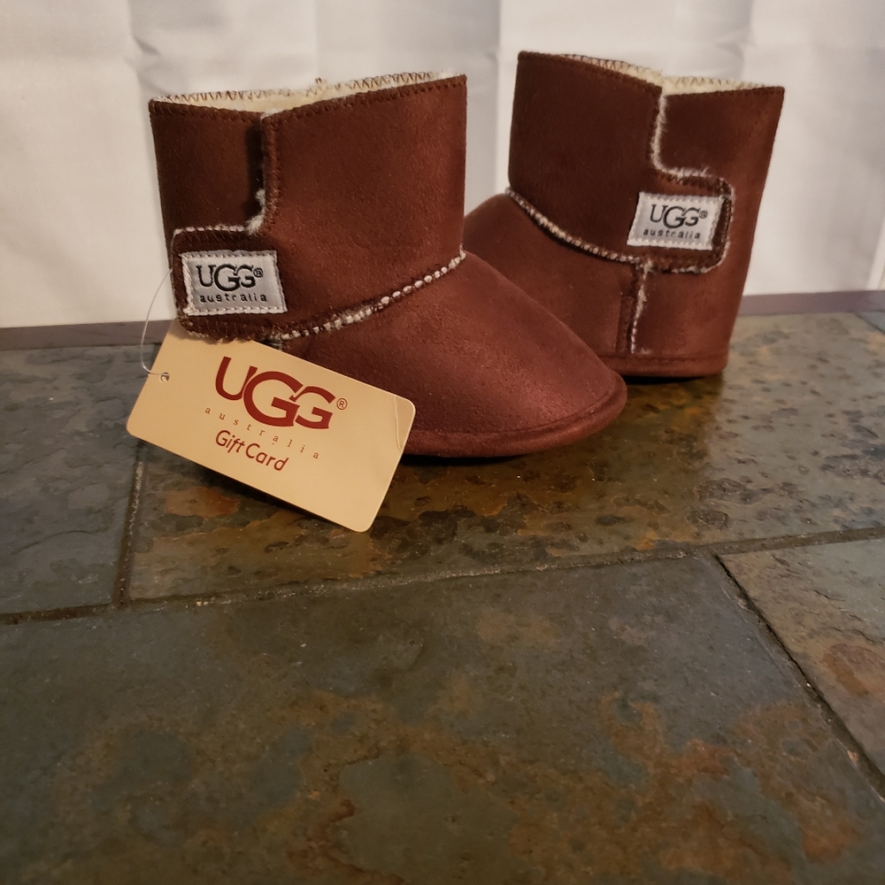 UGG BABY BOOTS CHESTNUT SIZE 3 NEW
